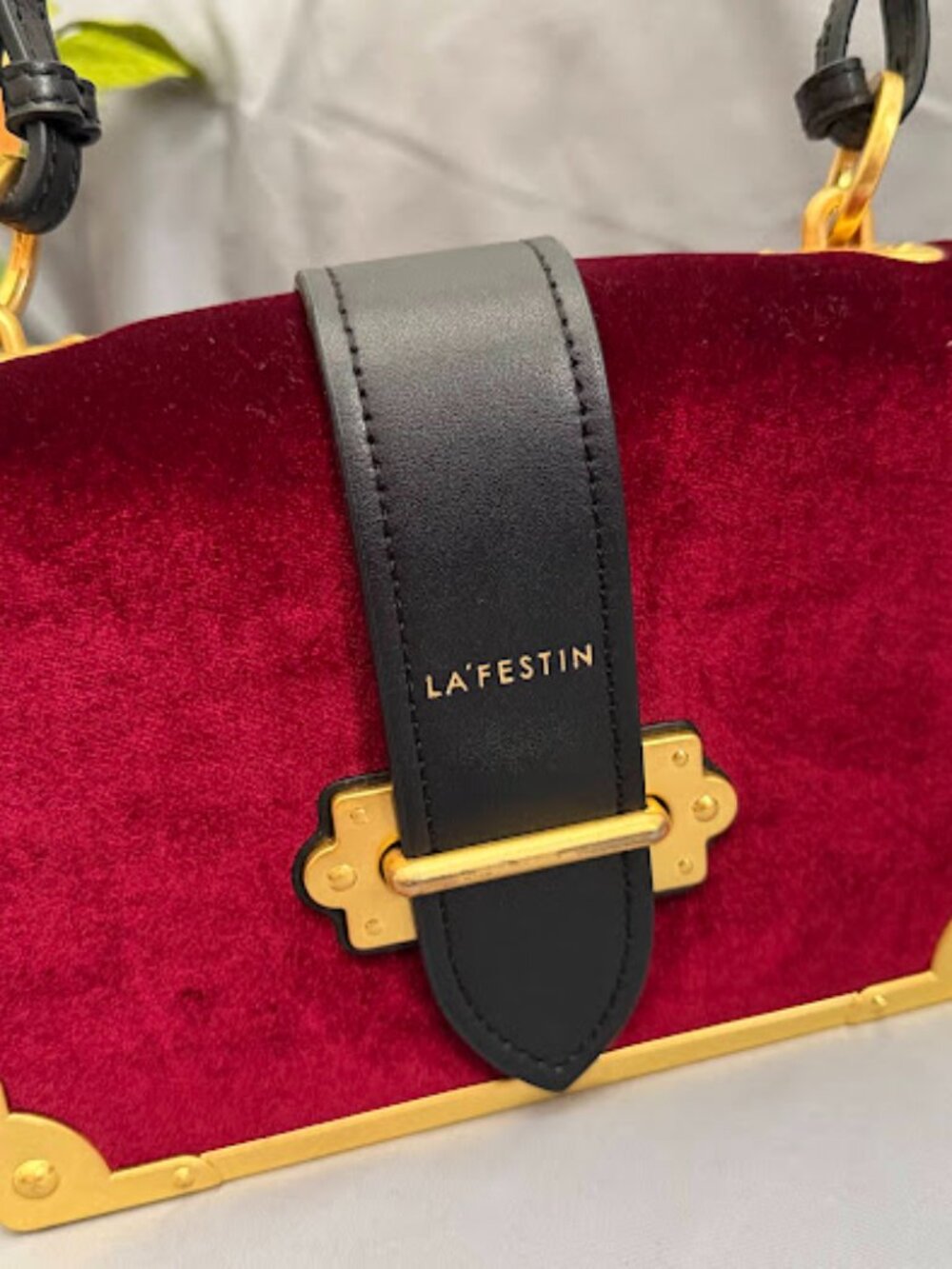La Festin shoulder bag red velvet
